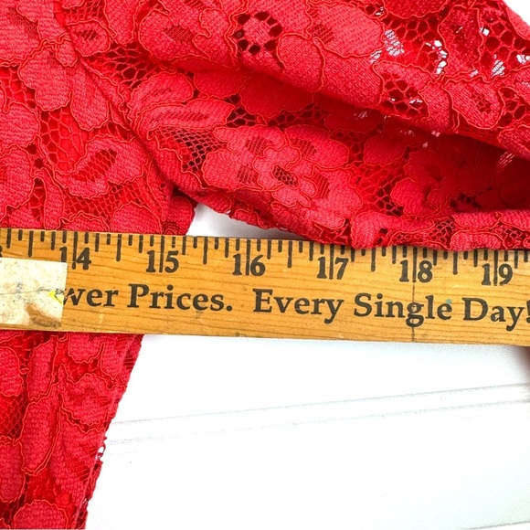 H&M Women’s Red Lace Dress Long sleeve Open Back Knee Length Gold label Sz 4 - Picture 11 of 14